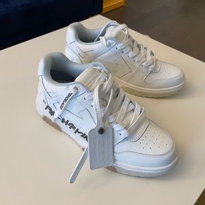 Off White Sneaker Size 8